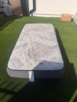 Twin mattress