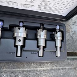 Hole saw drill bit set