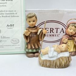 Berta Hummel Holy Family Nativity 3-pieces W Box Set 685