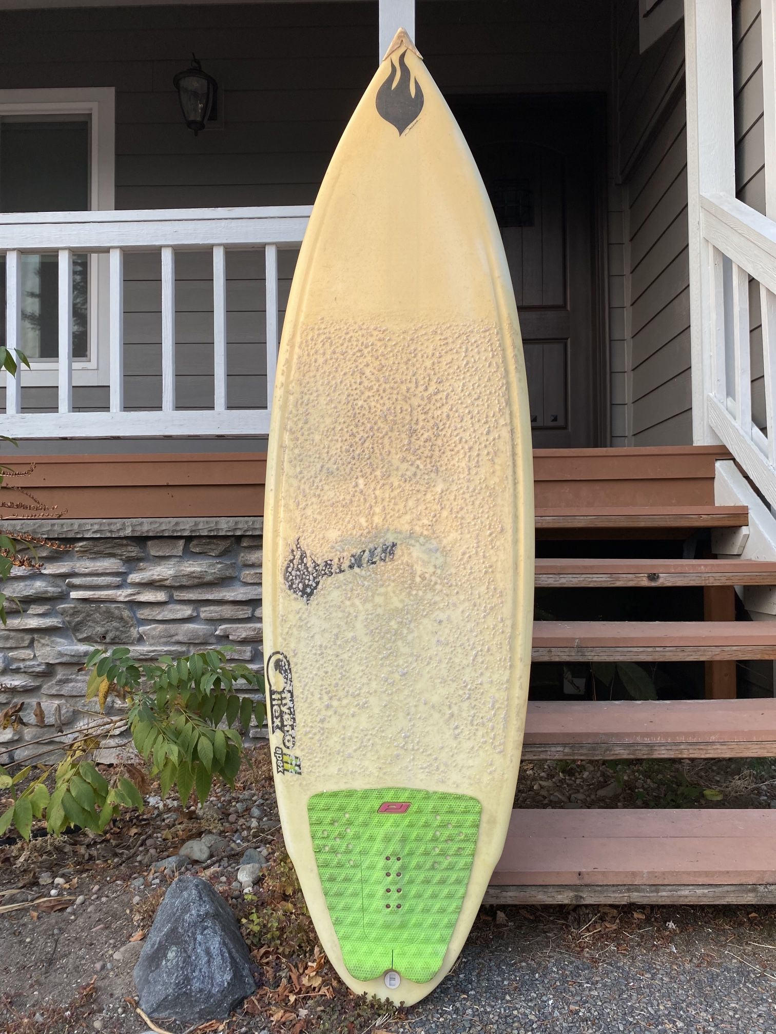 Nearly New 5’8” X 21” - Surfboard Shortboard 5 Fin (Thruster or Quad Set Up)