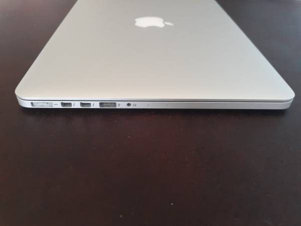 Apple Macbook Pro 13with 8GB of RAM and a 256GB SSD