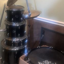 Pinnacle Drum Set 