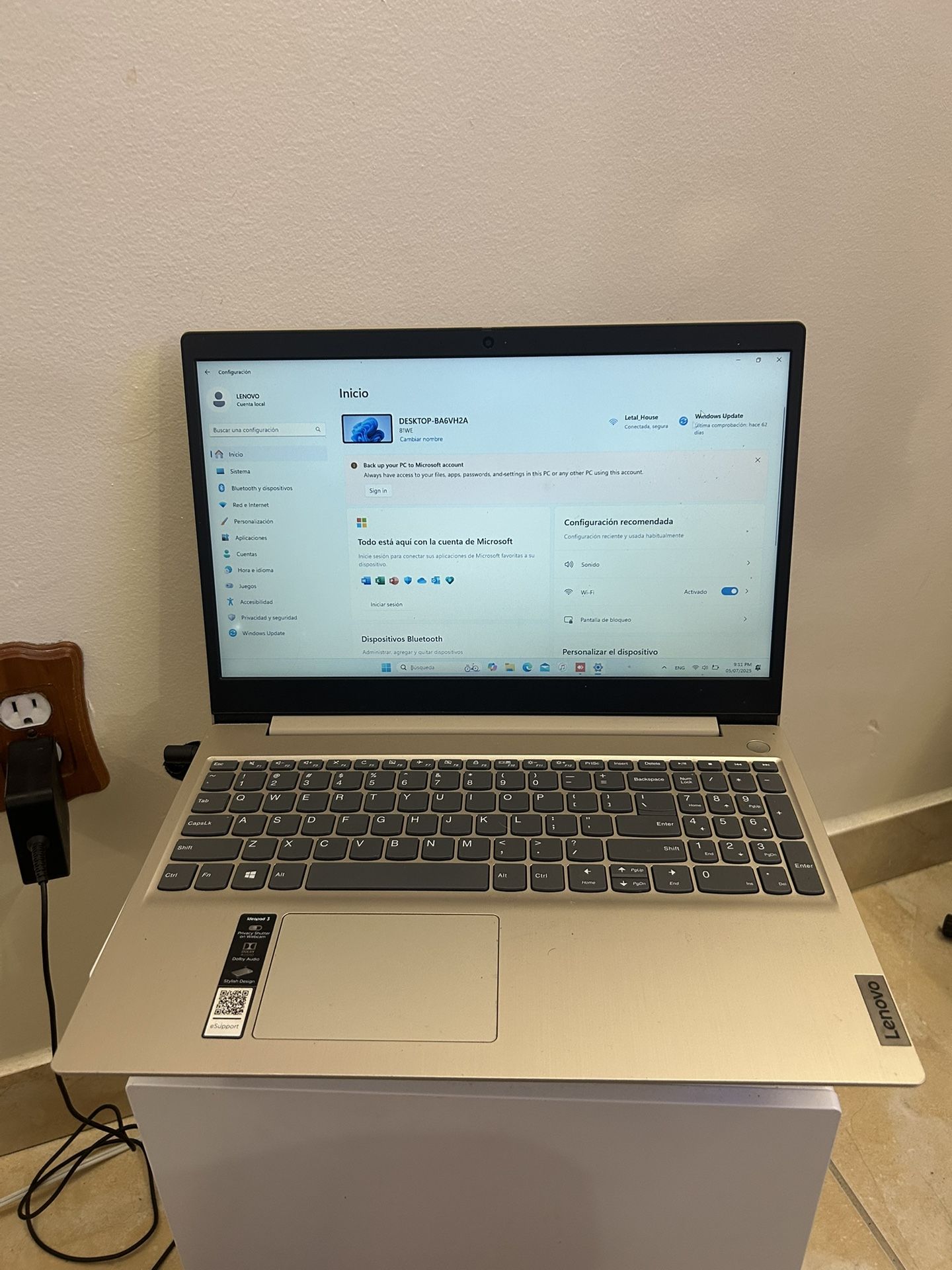 LENOVO LAPTOP I3 1005G1 1tb