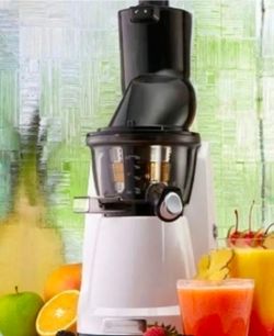 EXTRACTOR  MARCA ROYAL PRESTIGE PARA JUGOS  Y ASER TODO TIPO DE ELADOS.. LO COMPRE PARA UN REGALO Y PUES ME SEPARE. ME COSTO $2100...PERO TELO DEJO EN