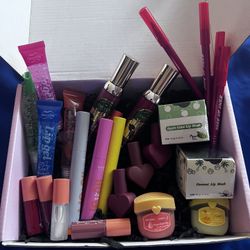 Lips Lips Lips 👄 25 items