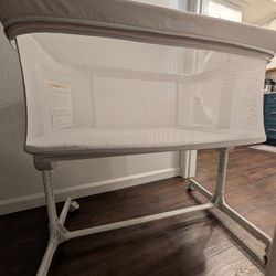 $20 Basinet And Bedside Sleeper