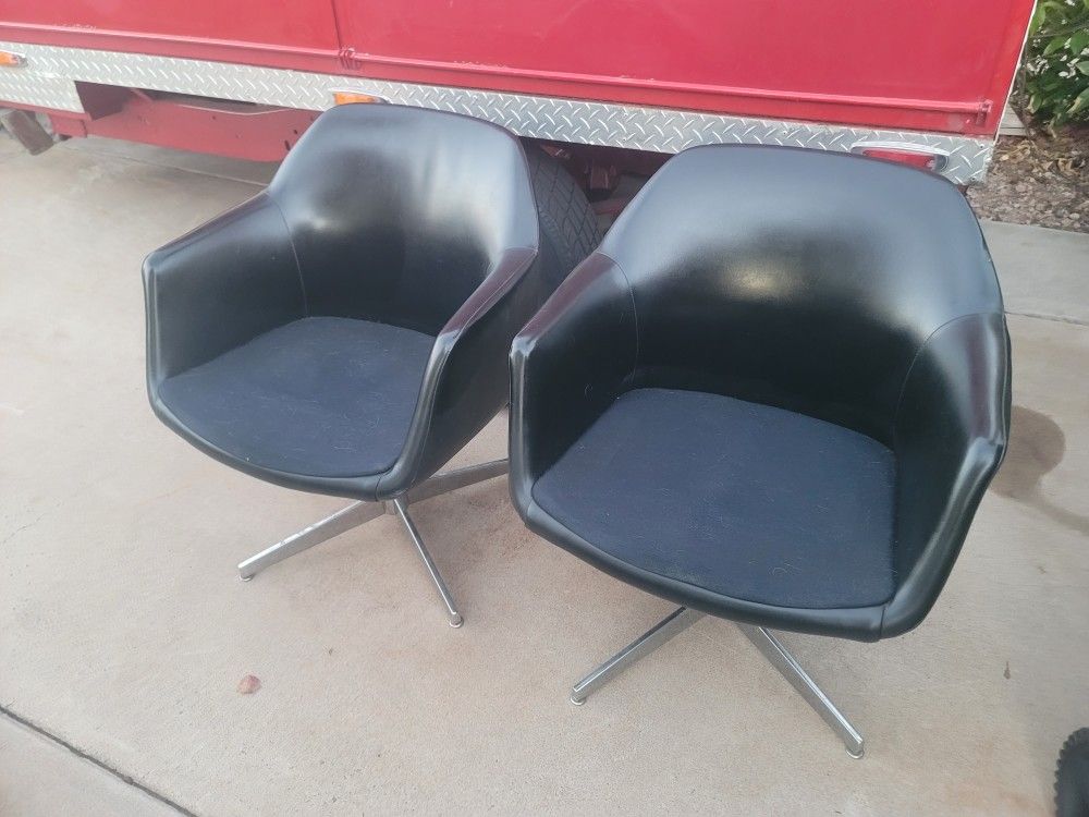 Swivel Chairs Both $20