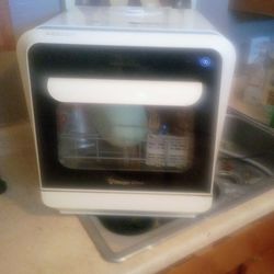 Countertop dishwasher