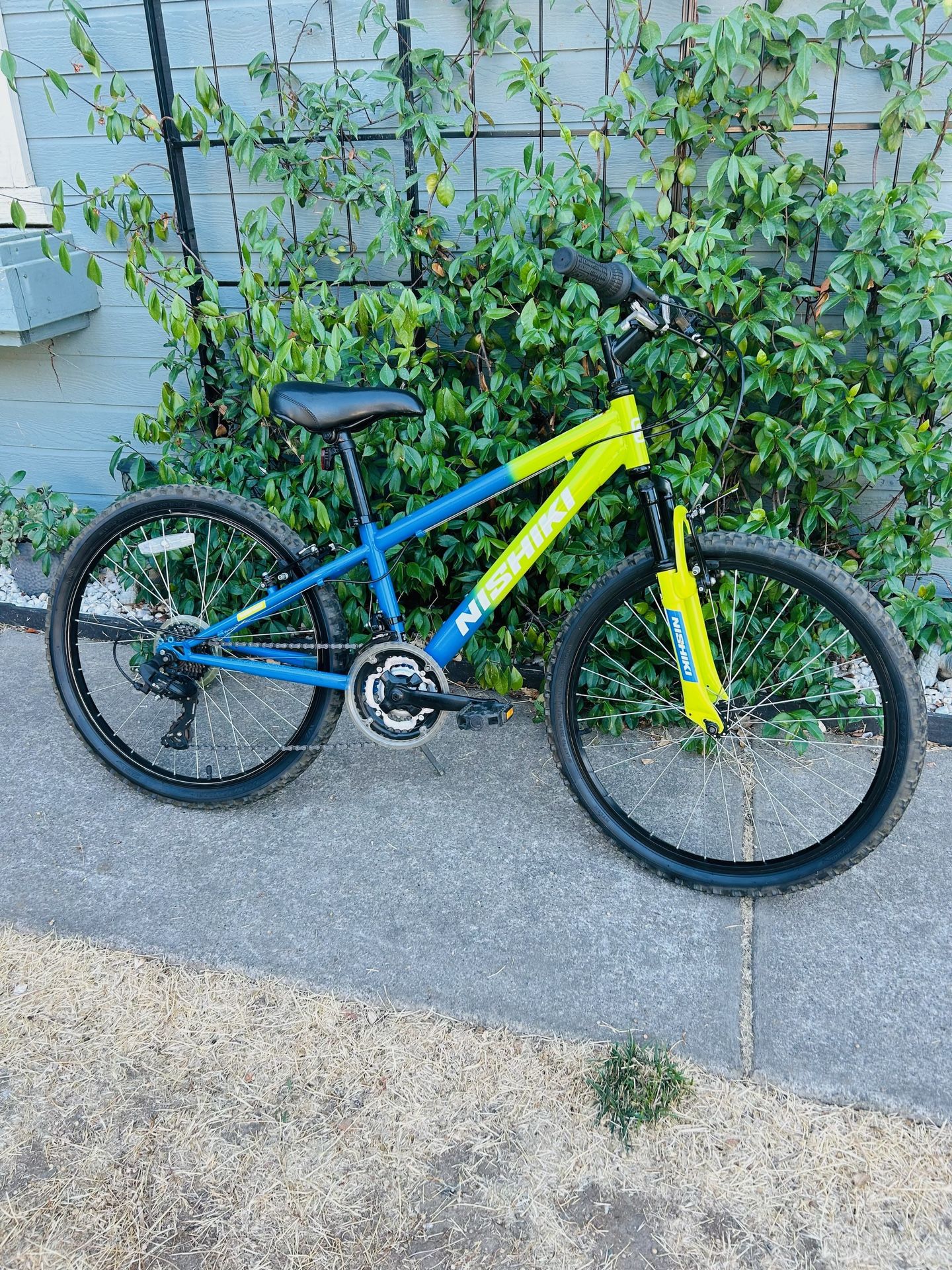 NISHIKI PUEBLO YOUTH MOUNTAIN BIKE 24” Wheels