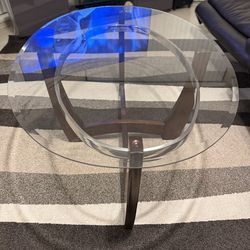 Modern Glass Coffee Table + 2 Matching Side Tables + Lamps – Complete Living Room Set – $150 Firm