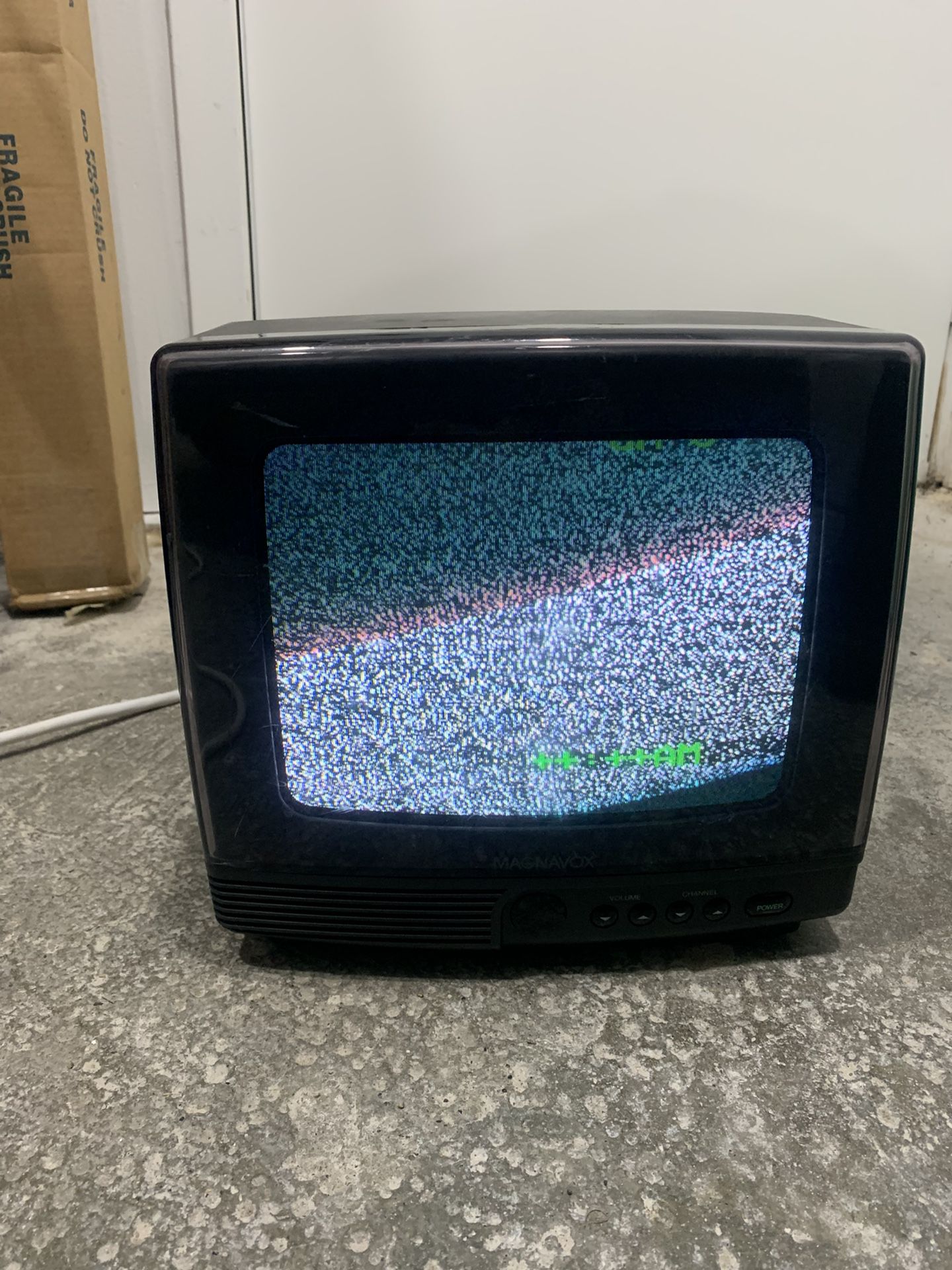 Magnavox 9" TV CRT Color Portable Retro Gaming TV. NO REMOTE