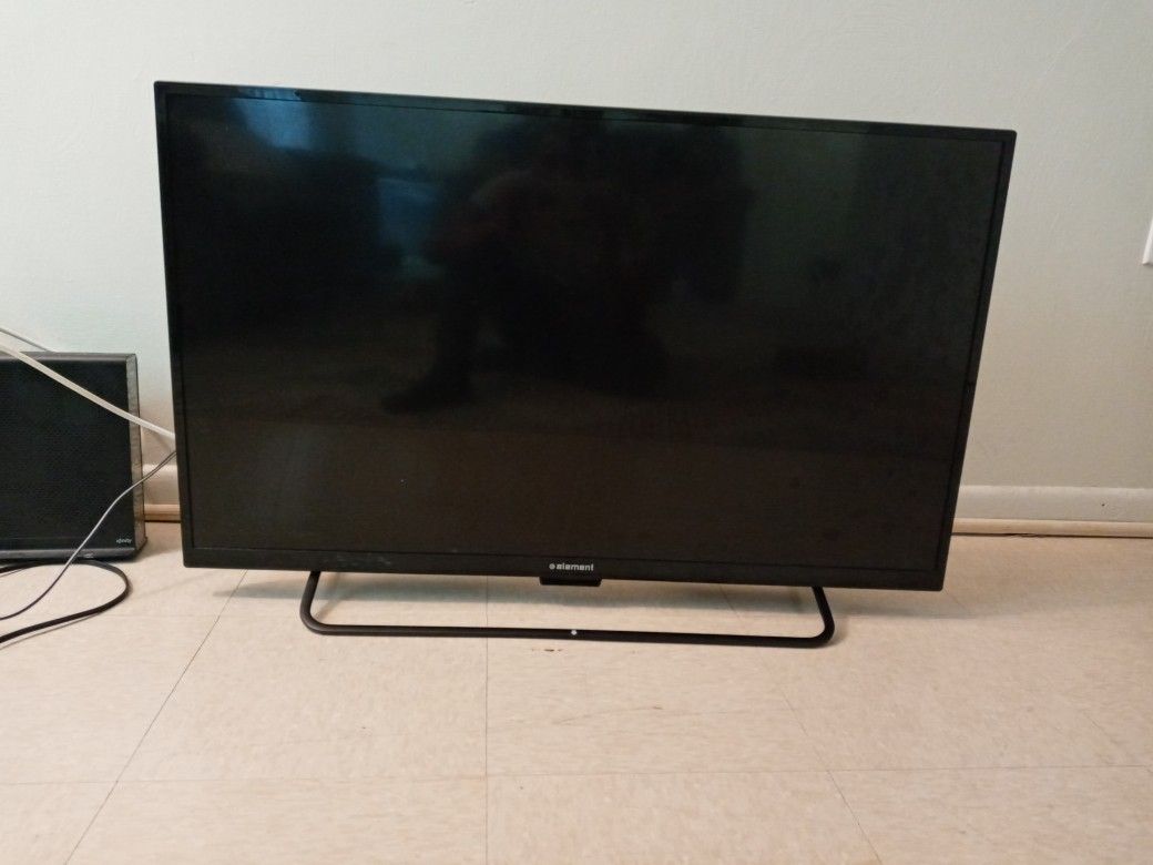 40 inch Element Tv