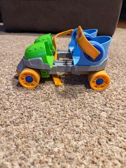 Vintage 2010 Fisher Price Blue & Green Roller Skates 1-2-3 Grow with Me Mattel. Some wear to wheels see pics
