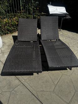 Outdoor Pool Chaise Lounger