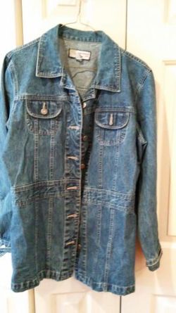 Ladies jean jacket sixe medium