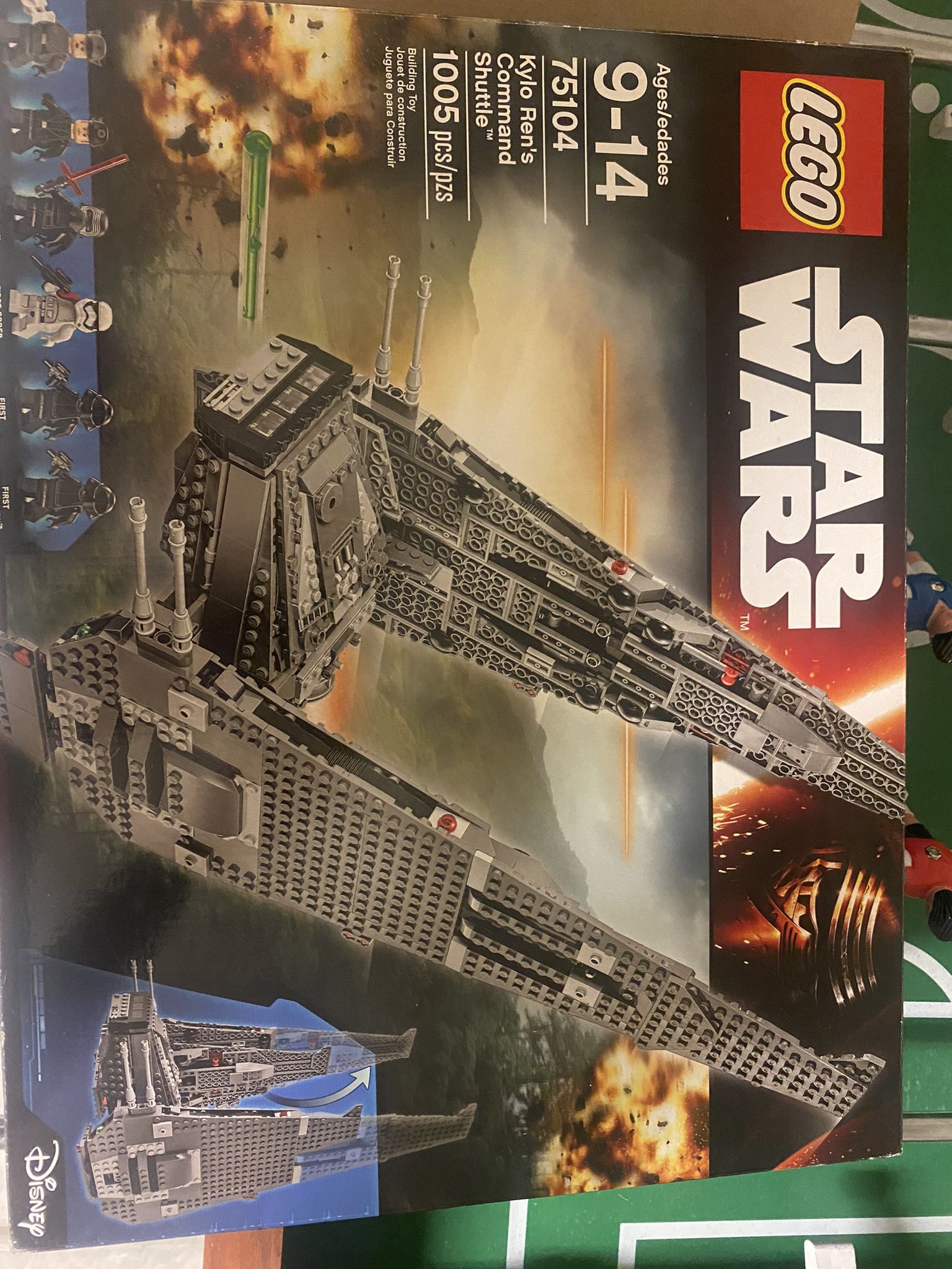 Kylo Ren’s Command Shuttle LEGO