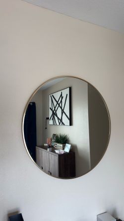 Round gold mirror 32inches