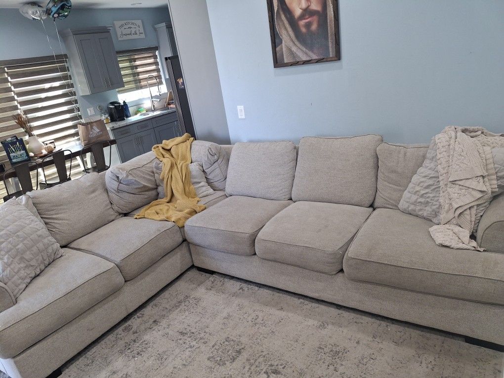 Sectional Living Room 