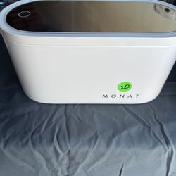 Monat LED makeup Mirror