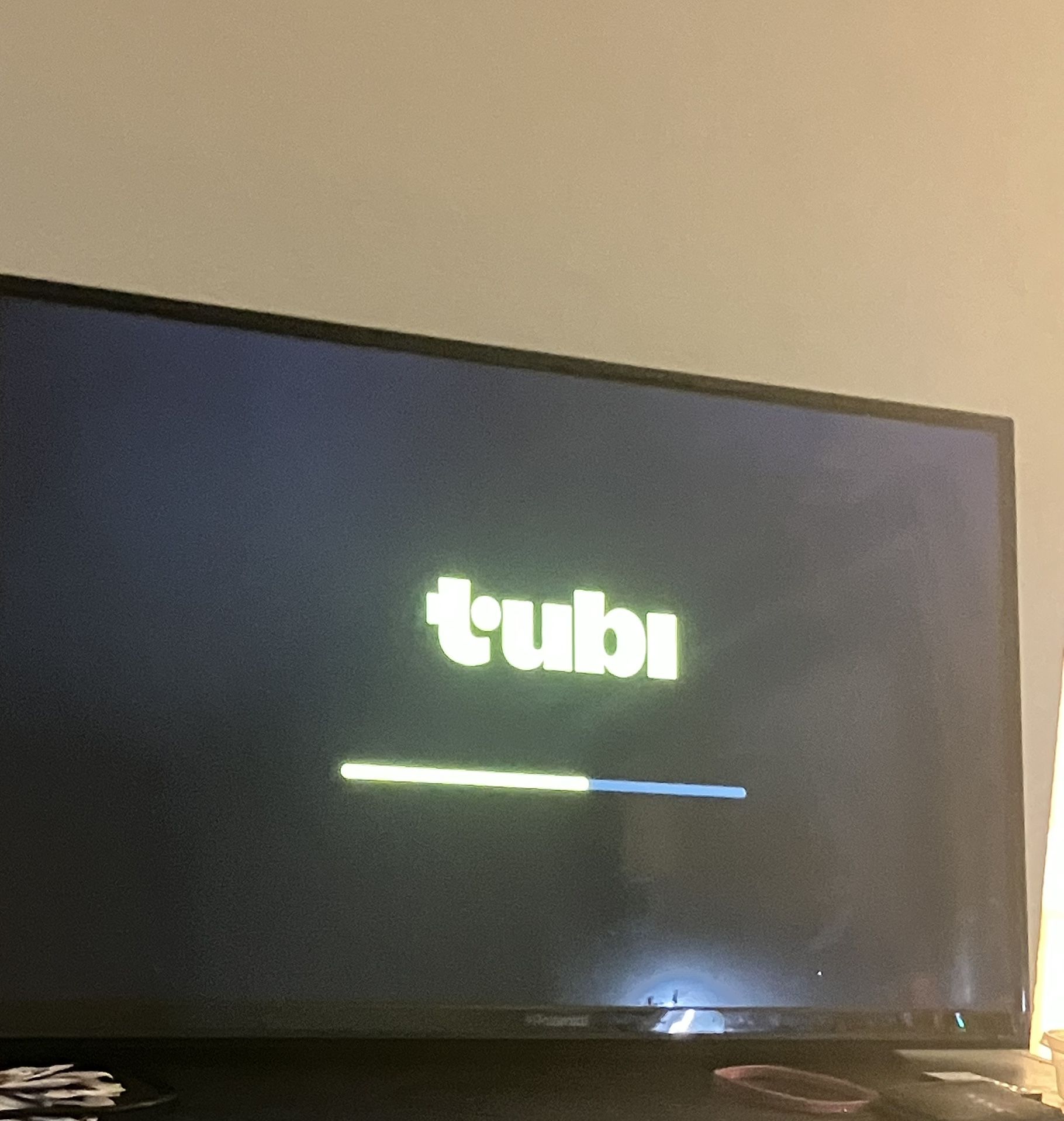32’ Polaroid TV