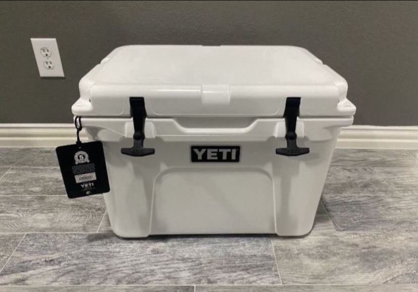 New Yeti Tundra 35 Cooler White