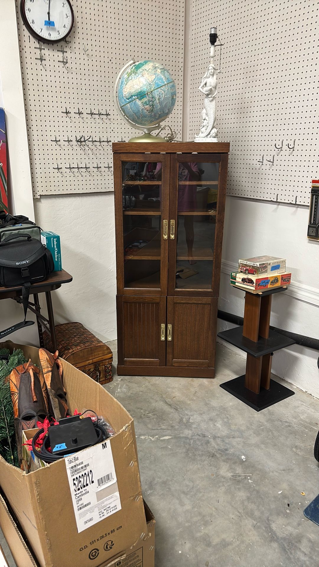 Stereo cabinet