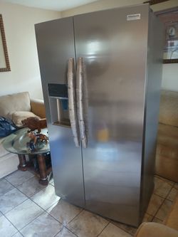 Frigidaire Gallery Side-by-Side Refrigerator