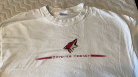 VTG Phx Coyote Tshirt size L. Never worn
