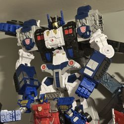 Transformers Legacy Titan Class Energon Metroplex