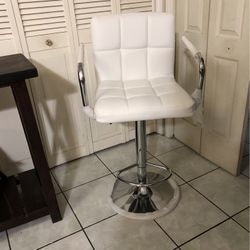 Extra Wide Adjustable  Swivel Vanity Or Bar Stool   BLACK  Or WHITE     85