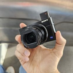Sony Cyber-shot RX100 V RX100M5 20.1 MP Digital Camera w/ Flip Screen Viewfinder