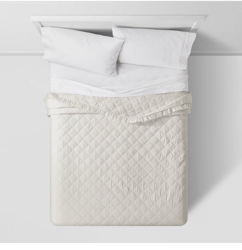 Threshold- Vintage Washed Ruffle Quilt , Full/Queen, Natural