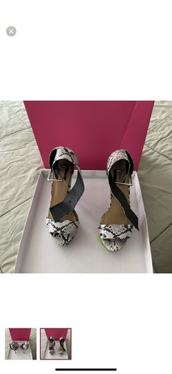 Snake Skin Shoe Dazzle 7.5