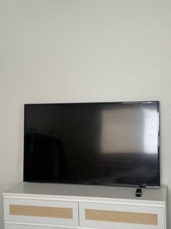 Insignia 50” 4K UHD Smart Fire TV + Remote