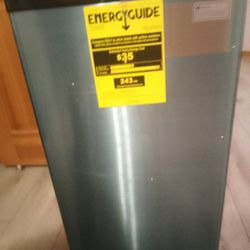 3.2 Cubic Foot Fridge Brand New