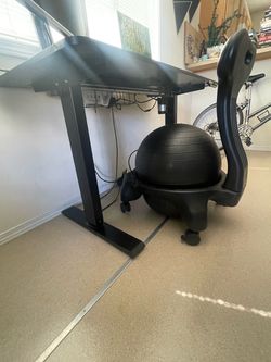Adjustable height desk