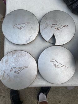 Ford Mustang 99-04 center rim caps