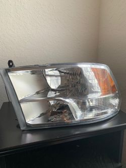 Headlight ram 1500 2009-2015