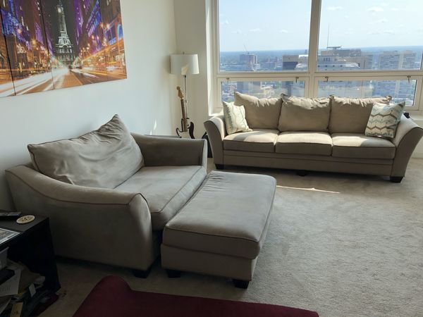 Hm Richards Sofa One And A Half Chair Ottoman Originally 2 250 Hm Richards Sofa One And A Half Chair Ottoman Originally 2 250 For In Philadelphia Pa Offerup