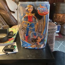 Nib Wonder Woman 20$ Sells Online For 47$