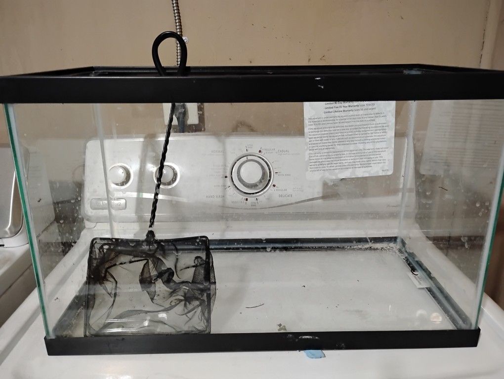 Reptile/Fish Tank With Tubes And Pump
