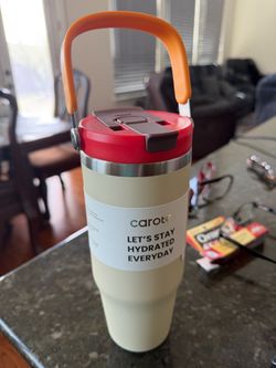 Carote 32 OZ water bottle.