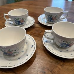 Nikko Provincial Designs Dauphine Teacup and Saucer set of 4
