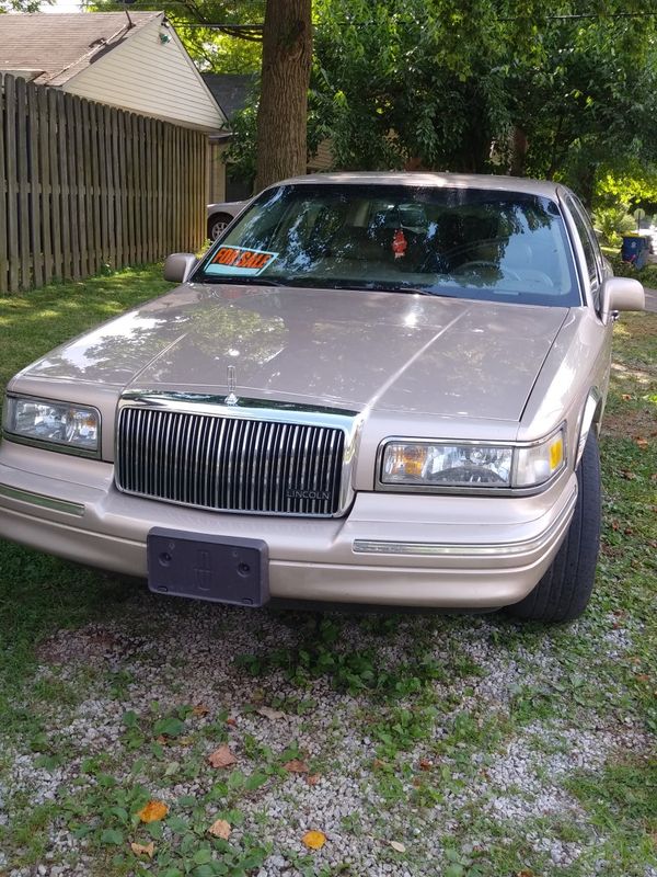 Lincoln Town car 97 for Sale in Indianapolis, IN OfferUp
