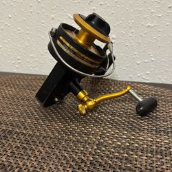 Vintage Penn 710 Z Power Drag Fishing Reel