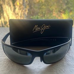 Maui Jim Big Wave Matte Black Neutral Grey Polarized Sunglasses & Folding Case