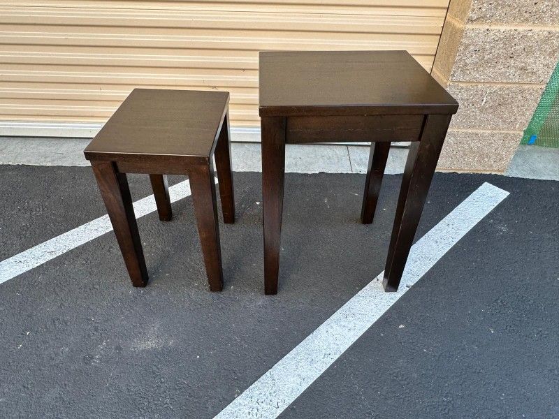 Pottery Barn side tables/ mesitas de sala marca Pottery Barn