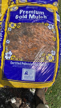 Gold Premium Mulch – Rich Color – Great Quality at a Low Price