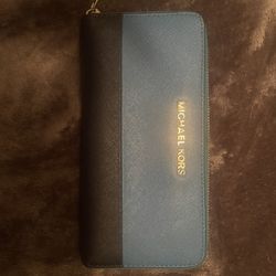Michael Kors Great Quality, Leather Zip Around Wallet In Great Condition