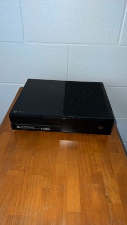 Classic Xbox With Controller And Cables